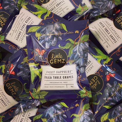 Combo 10 Túi Nho Ngón Tay khô trên cành Little Gemz Sweet Sapphire Dried Grapes Clusters 30g