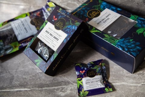Combo 05 Túi Nho Ngón Tay khô trên cành Little Gemz Sweet Sapphire Dried Grapes Clusters 30g