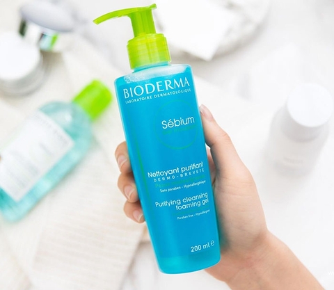 Gel rửa mặt bioderma dành cho da dầu và hỗn hợp chai 200ml giúp kiểm soát dầu thừa, ngăn ngừa mụn hiệu quả