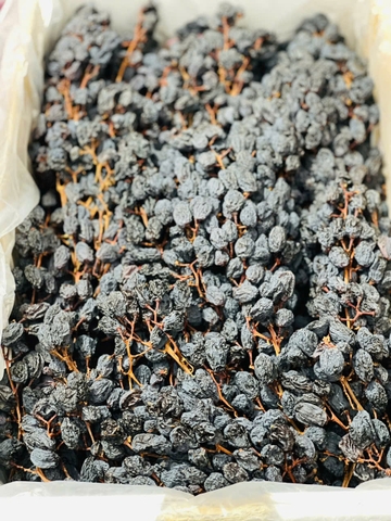 Nho khô nguyên cành Adora st Food Dried Grapes Flame Australian 1kg đặc sản của Úc