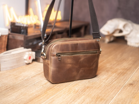Túi đeo chéo nam da bò sáp đơn giản. Túi da nam Messenger basic Manuk Leather 7in crazy horse leather