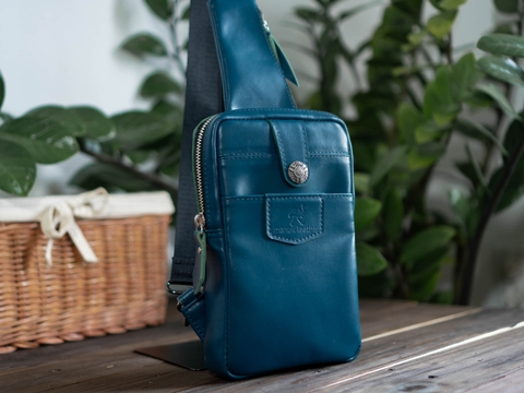 Túi đeo chéo da bò nhỏ gọn mini travel bag Manuk Leather xanh trơn