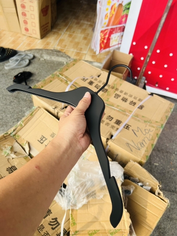 MÓC TREO QUẦN ÁO NHỰA NHÁM LOẠI XỊN (0.5)