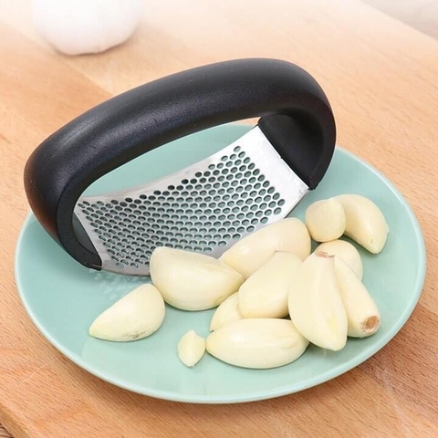 DỤNG CỤ NGHIỀN TỎI CẦM TAY TIỆN LỢI (1)
