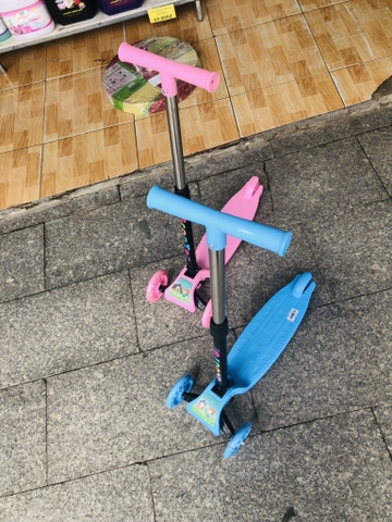Xe Trượt Scooter Cho Bé Có Led Bánh Xe (9)