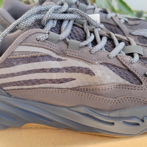 Ký gửi - Adidas Yeezy Boost 700 V2 | EG6860