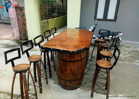 Thùng gỗ trang trí quán Bar