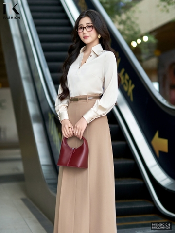 Sơ mi cổ V tay bồng nhẹ nhàng gợi cảm mà tinh tế NKSM2601016