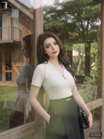 Áo thun mí cổ V xinh xắn NKAT2603005