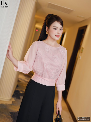 Sơ mi ren hoa hồng phối đẹp lạ, hợp thu NKSM2507020