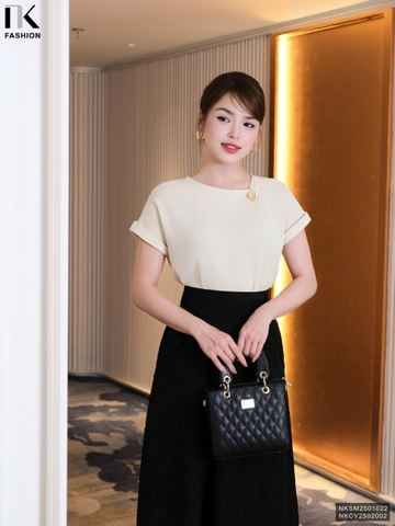 Áo Sơ Mi Vai Chờm Xếp Cổ Trẻ Trung, Thanh Lịch Vải Mềm NKSM2501022