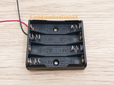 Đế pin AAA có dây loại 4 pin mới 100%!