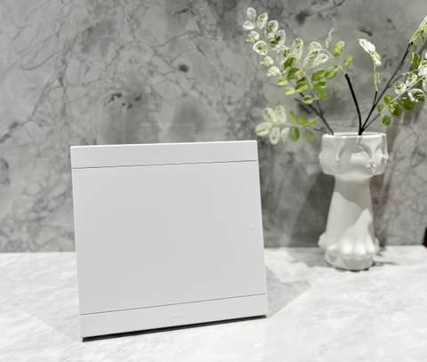 Tủ điện nhựa âm tường mặt phẳng 8 module VF-DP08P