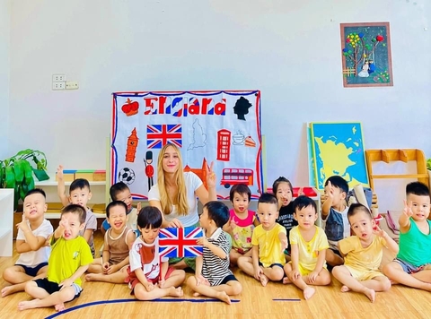 🇬🇧 𝙑𝙪̛𝙤̛𝙣𝙜 𝙌𝙪𝙤̂́𝙘 𝘼𝙣𝙝 - 𝙆𝙝𝙖́𝙢 𝙥𝙝𝙖́ 𝙭𝙪̛́ 𝙨𝙤̛̉ 𝙢𝙤̛̀ 𝙨𝙪̛𝙤̛𝙣𝙜 💂‍♀️