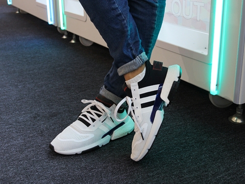 GIÀY THỂ THAO ADIDAS ĐƯỜNG PHỐ VỚI BẢN MÀU 