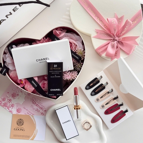 Set Son môi CHANEL 31 le rouge (vỏ thuỷ tinh kèm hộp trái tim, kèm set cặp tóc)