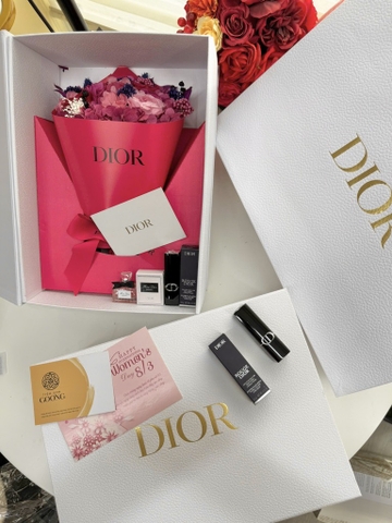 Set hoa Dior kèm son nước hoa 2026