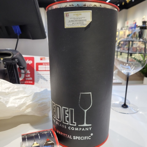 Hộp 1 ly - Sommeliers Black Tie Burgundy 4100/16