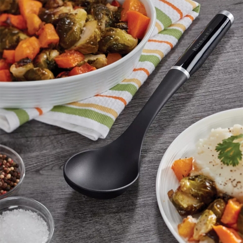 Muỗng cong Coreline KITCHENAID màu đen