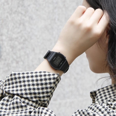Đồng Hồ Nữ Casio LW-204-1ACF Đen Mặt 35mm