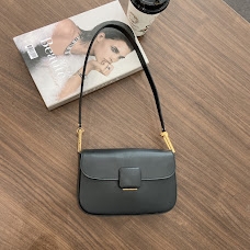 Túi Charles & Keith Koa Square Push Lock Shoulder Bag Black [ CK2-20270818 ]