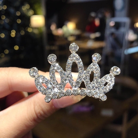 Cài vương miện gắn đá