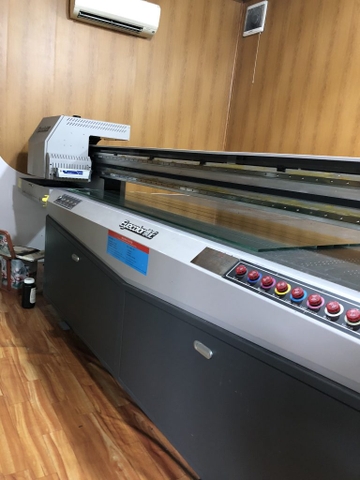 Cập nhật báo giá máy in kính in pvc chính hãng mới nhất hiện nay