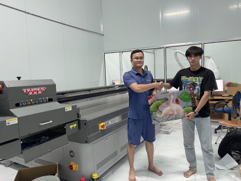 Thái Nguyên Anh Hoàng- Máy in UV 2513