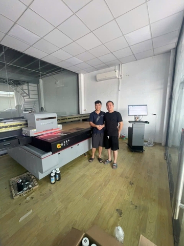Bàn giao bộ máy in UV phẳng Taimes 2513 và CNC cho khách hàng tại Bắc Ninh