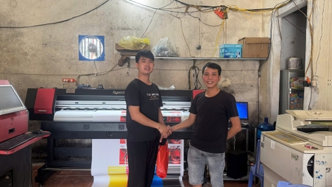 Bàn giao bộ máy in 1m8 và máy CNC cho khách hàng tại Hà Nội