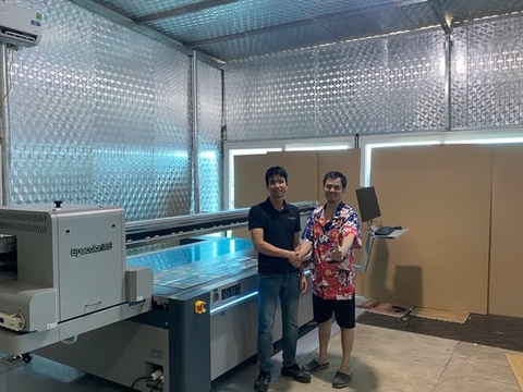 Kỹ thuật lắp đặt máy uv phẳng 2513 sử dụng đầu in gen6 ray từ cho khách tại bắc ninh