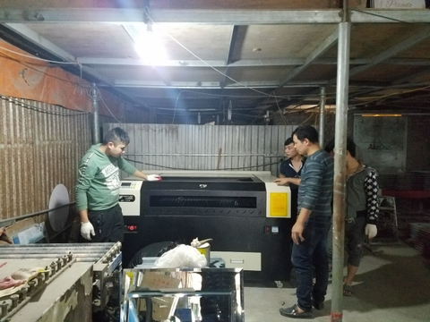 Công ty Gương Kính - Máy Laser