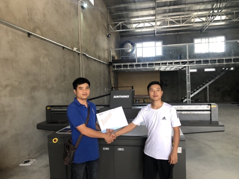 Nghệ An Công ty kính Việt Anh - Máy in uv phẳng 2030