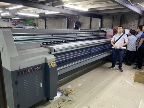 Hà Nội Công ty in 3 Miền - Máy uv cuộn khổ 3m2