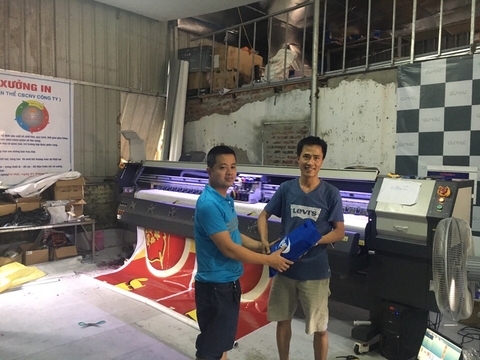 Anh Trung công ty Phúc Thiên Thành - Máy in bạt khổ 3m2