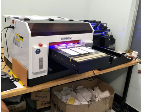 Ứng dụng và ưu điểm không ngờ của máy in UV mini