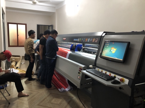 Quảng cáo Năng Phong - Máy in bạt Taimes T8Q