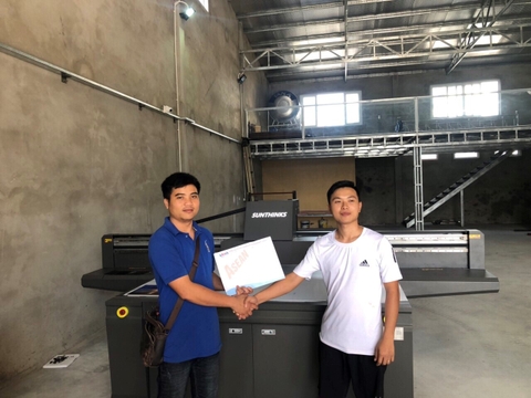 Nghệ An Công ty TNHH TM và dịch vụ kính Việt Anh - Máy uv phẳng 2030