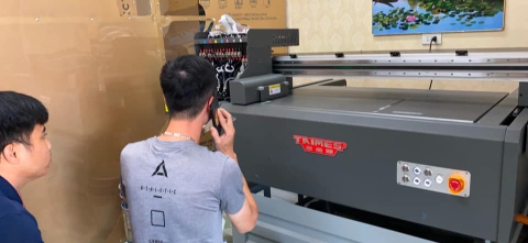 Ninh Bình Khách hàng Bùi Công Tuyển - Máy uv phẳng 9060