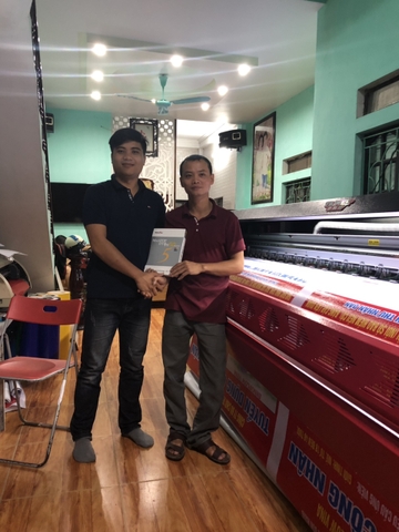 anh Phan Tuấn - máy in bạt Taimes T5
