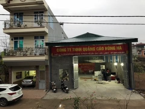 Công ty TNHH quảng cáo Hùng Hà - Máy cắt CNC1325