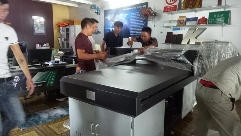 Quảng cáo Kỳ Anh - Máy in uv phẳng 6090