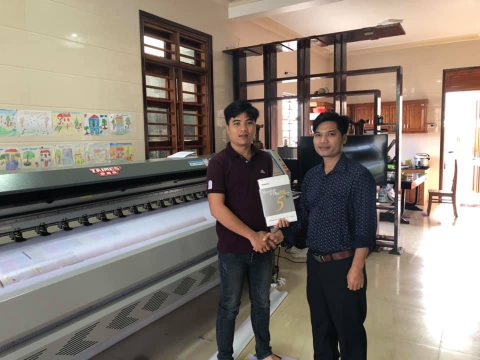 Quảng cáo Tuổi Trẻ - Máy in bạt Taimes T5