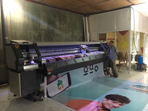Quảng cáo Việt Bắc - Máy in bạt Taimes T5