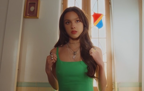 Nữ ca sĩ 18 tuổi Olivia Rodrigo phát hành album đầu tay vào tháng 5