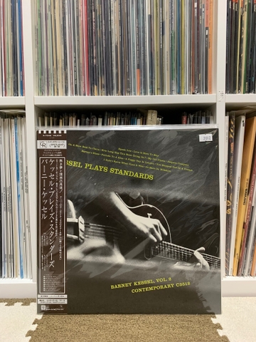 Barney Kessel - Kessel plays standards