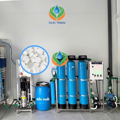 Muối hoàn nguyên là gì? Cách sử dụng để tái sinh hạt nhựa trong hệ thống lọc nước gia đình