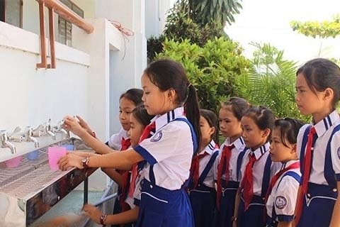 Học sinh, giáo viên và người dân ven biển Quảng Nam diễn tập ứng phó thiên tai