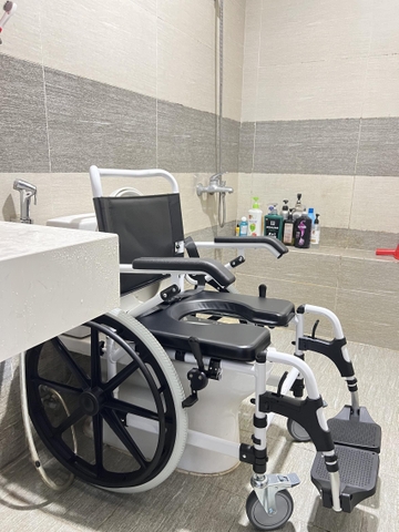 XE LĂN ĐI TẮM CÓ BÔ, TỰ LĂN ĐI VỆ SINH