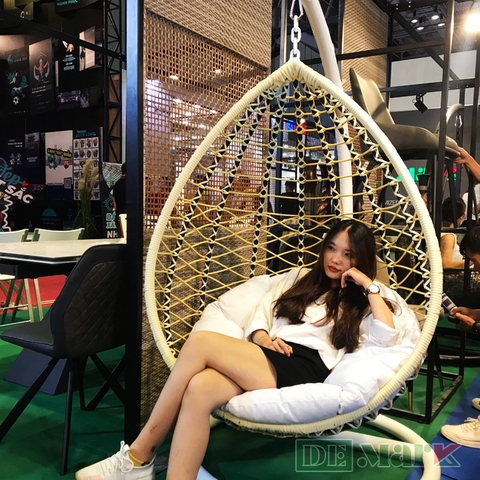 Xích Đu Hình Quả Trứng Mây Nhựa MT905B